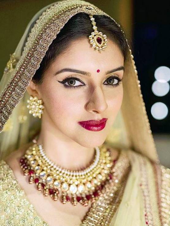 शादी कर बसा लिया घर, सलमान खान की ये एक्ट्रेस अब जीती हैं ऐसी लाइफ