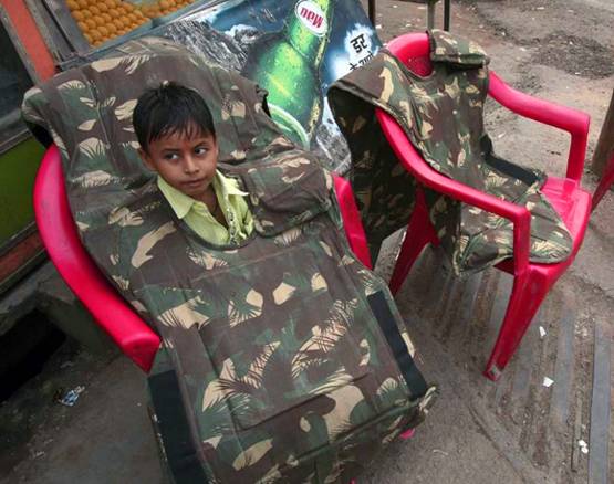 कैसे तैयार होती है बुलेटप्रूफ जैकेट, सेना को ऐसे मिलती है मदद