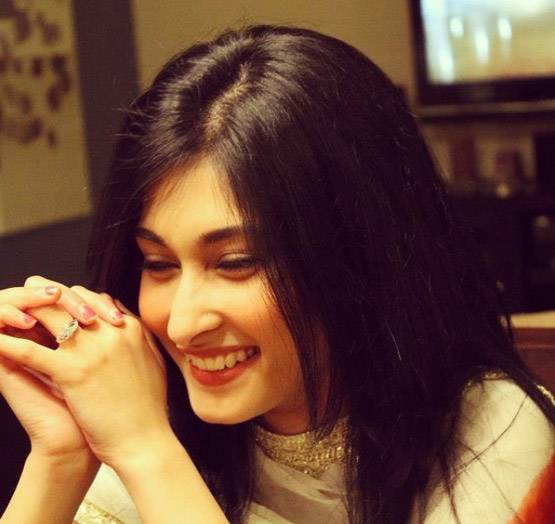 नंबर 1 ऑलराउंडर की लव स्टोरी, पत्नी के लिए मैदान में बिजनेसमैन को धुना