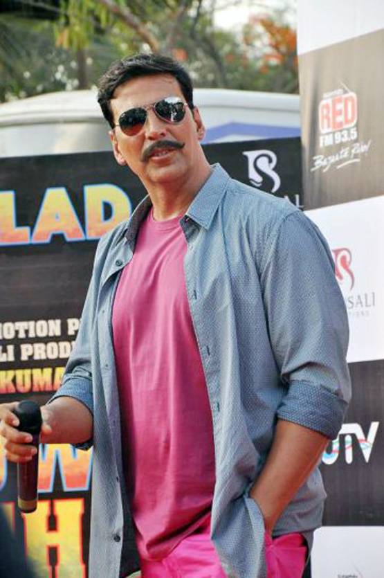 बॉलीवुड के वो सुपरस्टार्स जिन्होंने साउथ फिल्मों के रीमेक से मारी बाजी