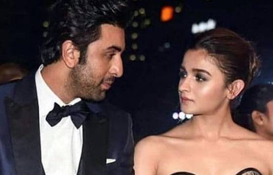 न्यूयॉर्क में रणबीर संग हॉलीडे एंजॉय कर रहीं आलिया, फैन्स से भी मिलीं