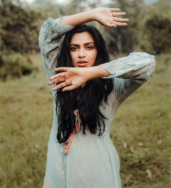 लोगों के दिमाग का कूड़ा, सिर्फ फिल्म के इस न्यूड सीन में दिखा रहे हैं दिलचस्पी