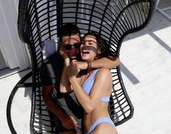 एमी जैक्सन ने मंगेतर संग शेयर की रोमांटिक PHOTOS, किस करती आ रहीं नजर