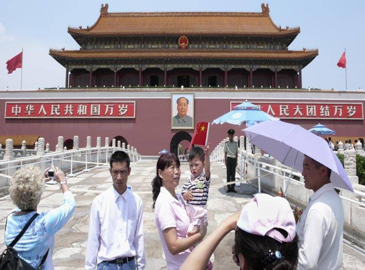 रात में टैंक से कुचले थे हजारों लोग, आज भी ये नरसंहार छिपाता है चीन