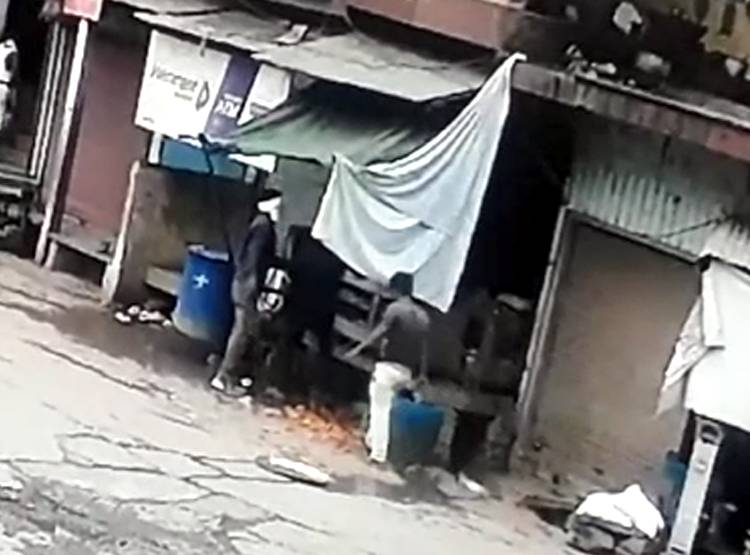 कुख्यात डकैत जगन गुर्जर ने मह‍िलाओं को न‍िर्वस्त्र कर गांव में घुमाया