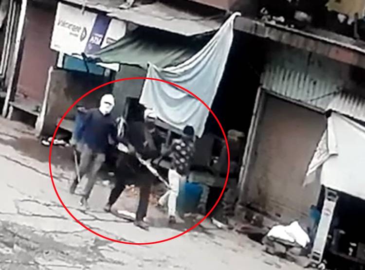 कुख्यात डकैत जगन गुर्जर ने मह‍िलाओं को न‍िर्वस्त्र कर गांव में घुमाया