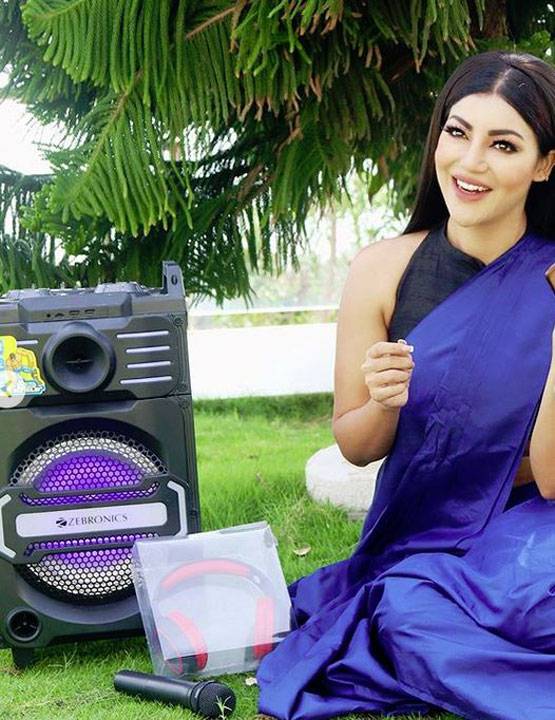 TV शो विष के लिए साड़ी में देबीना ने किए खतरनाक एक्शन सीन्स!