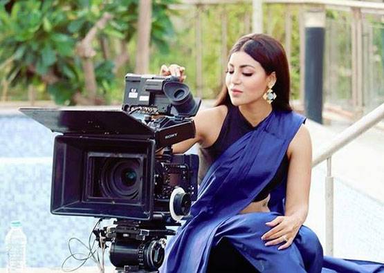 TV शो विष के लिए साड़ी में देबीना ने किए खतरनाक एक्शन सीन्स!