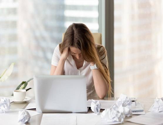 स्मार्टफोन पर चिपके रहने वाले रहें अलर्ट, नोमोफोबिया के होते हैं ये 5 खतरे