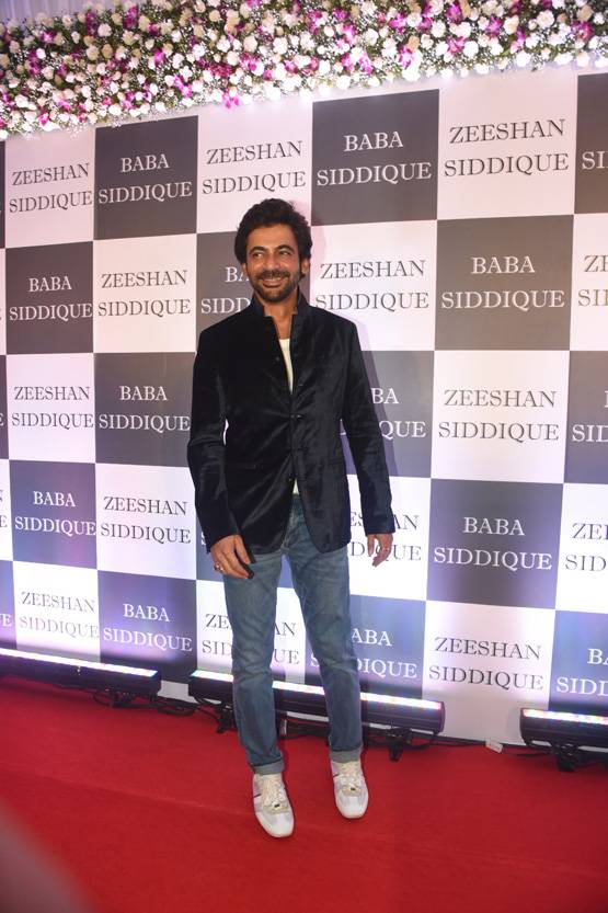 बाबा सिद्दीकी की इफ्तार पार्टी में सलमान संग ट्रैडिशनल लुक में दिखीं कटरीना