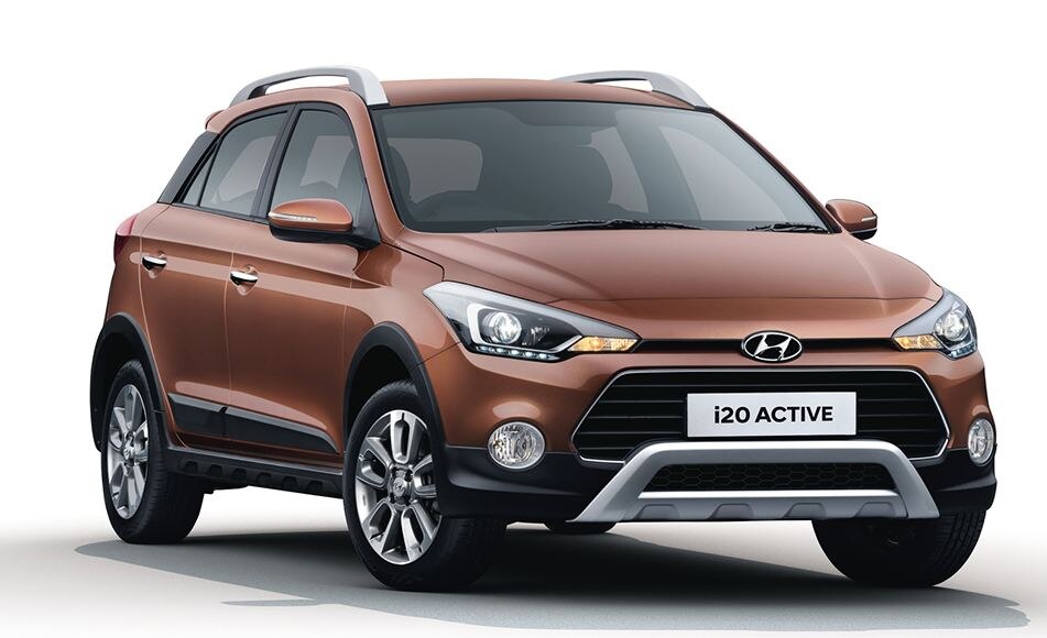 Hyundai की Verna और Santro जैसी कारों पर 1 लाख तक की छूट