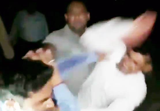 UP: GRP ने पत्रकार के कपड़े उतारे, पीटा, चेहरे पर पेशाब किया, वीडियो