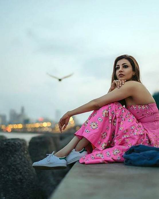 अपने नए फोटोशूट की वजह से सुर्खियां बटोर रही हैं काजल अग्रवाल