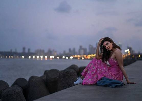 अपने नए फोटोशूट की वजह से सुर्खियां बटोर रही हैं काजल अग्रवाल