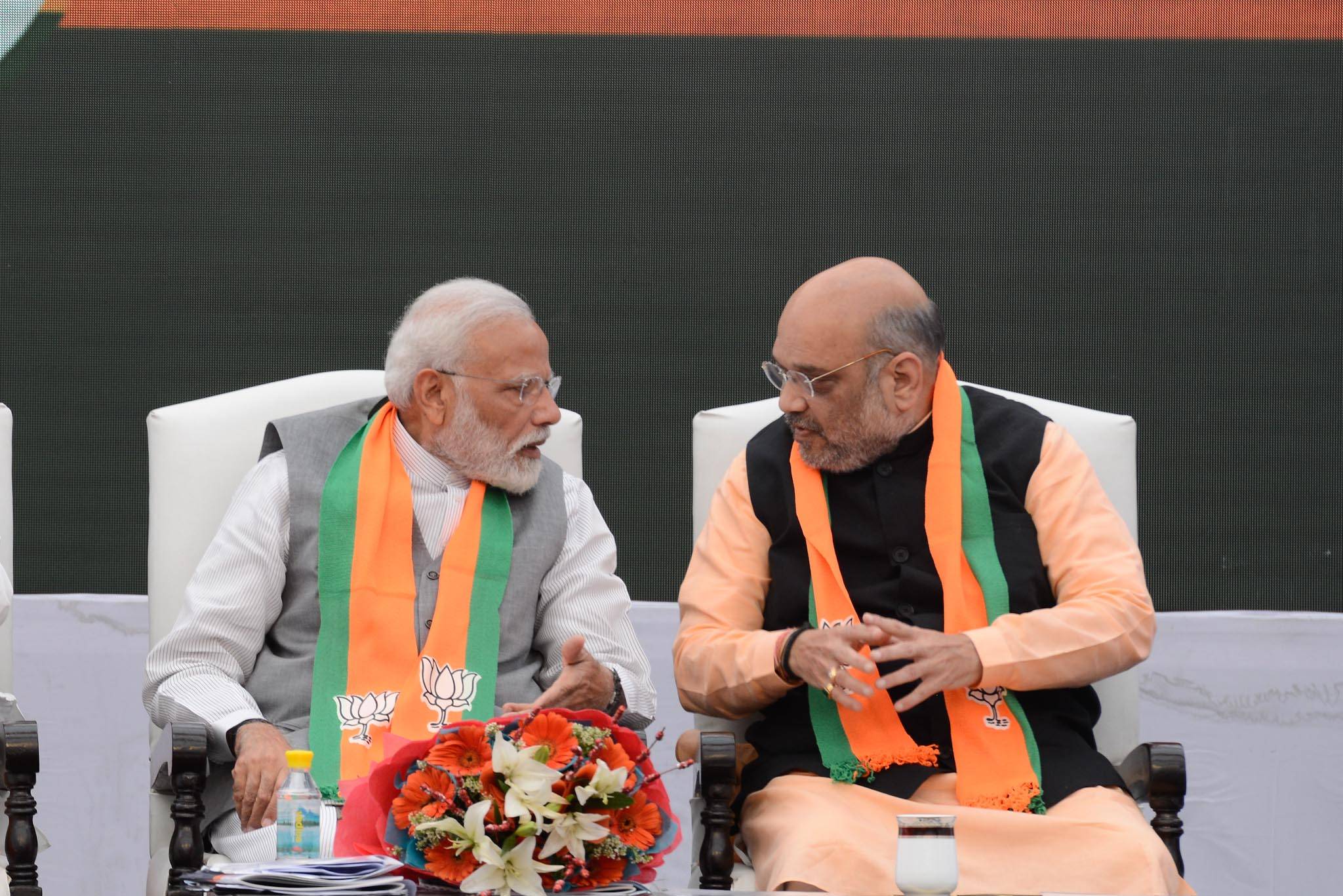 चीन और PAK के मुकाबले भारत की सेनाओं को मिलता है कितना पैसा