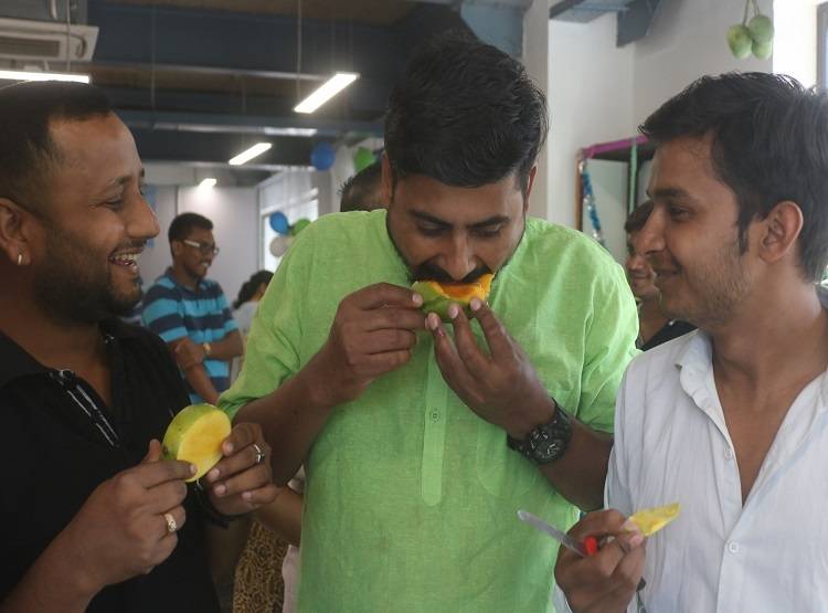 एक आम...1200 रुपये दाम और 'नूरजहां' है नाम