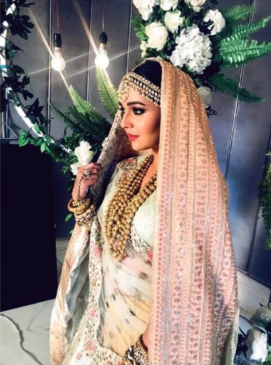 सीरियल दिव्या दृष्टि के लिए एक्ट्रेस मानसी ने कराया ब्राइडल शूट, देखें Photos