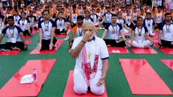 मोदी योग दिवस पर 3 साल से पहन रहे ये स्पेशल गमछा, जानें इसकी खासियत