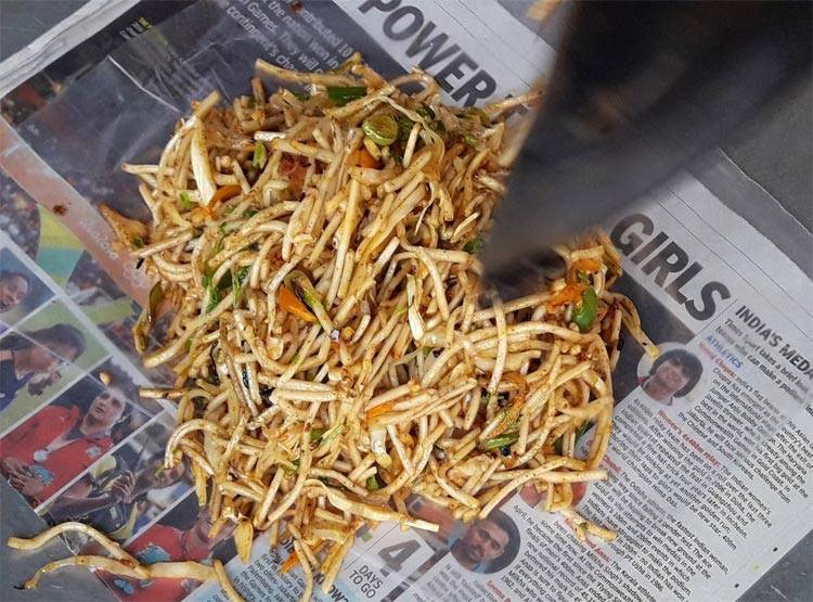 चाउमीन के साथ मिली चटनी पी गया बच्चा, जो हुआ देखकर दंग रह गए डॉक्टर