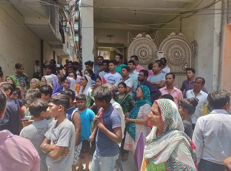 पिता ने मासूमों को भी नहीं बख्शा, पत्नी समेत एक साथ कर दी चार हत्या