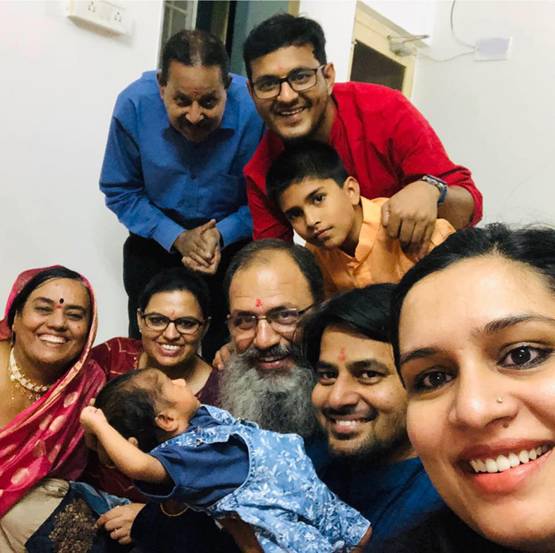 गांधी पर विवादित ट्वीट करने वाली IAS निधि चौधरी कौन हैं, यहां पढ़ें