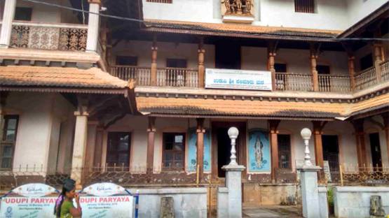 ब्राह्मणों की जूठन पर लोटते थे दलित, लैला में दिखा ऐसा ही 'शुद्धिकरण'