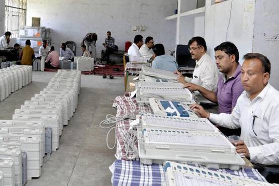 प्रधानमंत्री मोदी ने बताया EVM का 32 साल का इतिहास, ये पार्टी लाई EVM