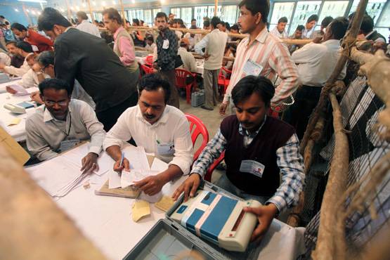 प्रधानमंत्री मोदी ने बताया EVM का 32 साल का इतिहास, ये पार्टी लाई EVM