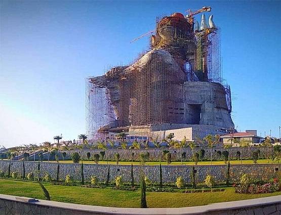 ये हैं दुनिया के तीन सबसे बड़े स्टैच्यू, शिव की विशालकाय प्रतिमा का अनावरण भी जल्द