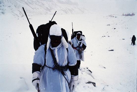 सियाचिन: खाने-पीने से लेकर टॉयलेट तक, जानें कैसे जिंदा रहते हैं जवान