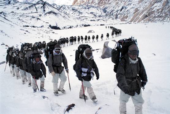 सियाचिन: खाने-पीने से लेकर टॉयलेट तक, जानें कैसे जिंदा रहते हैं जवान