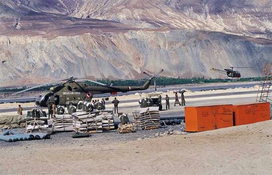 सियाचिन: खाने-पीने से लेकर टॉयलेट तक, जानें कैसे जिंदा रहते हैं जवान