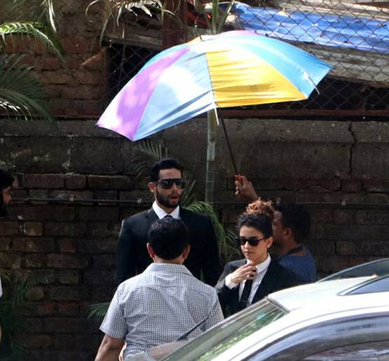 काला चश्मा और सूट-बूट पहन सड़कों पर निकले सान्या-सिद्धांत, जानिए क्यों?