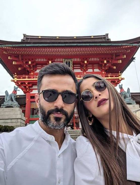 स्पेशल अंदाज में पति आनंद आहूजा को सोनम कपूर ने बोला  थैंक्स, खास है वजह