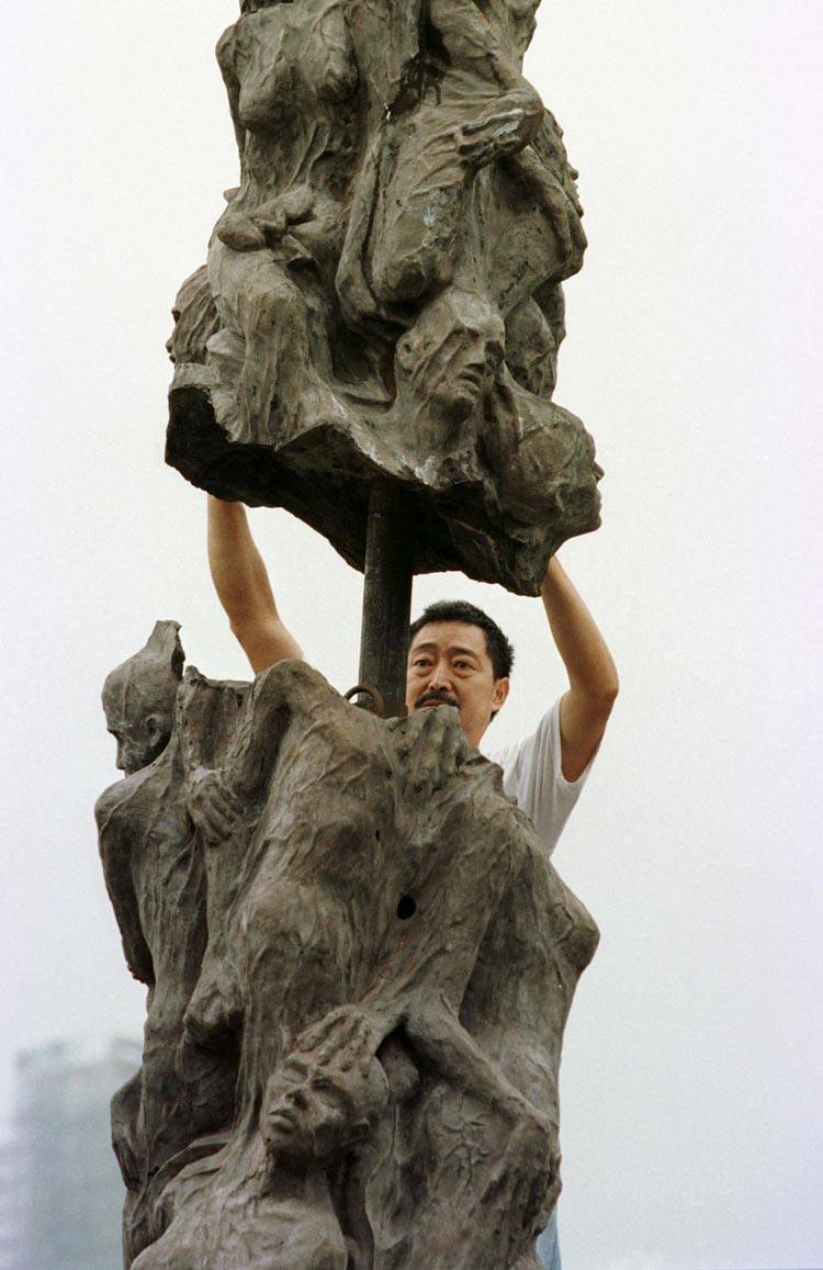 रात में टैंक से कुचले थे हजारों लोग, आज भी ये नरसंहार छिपाता है चीन