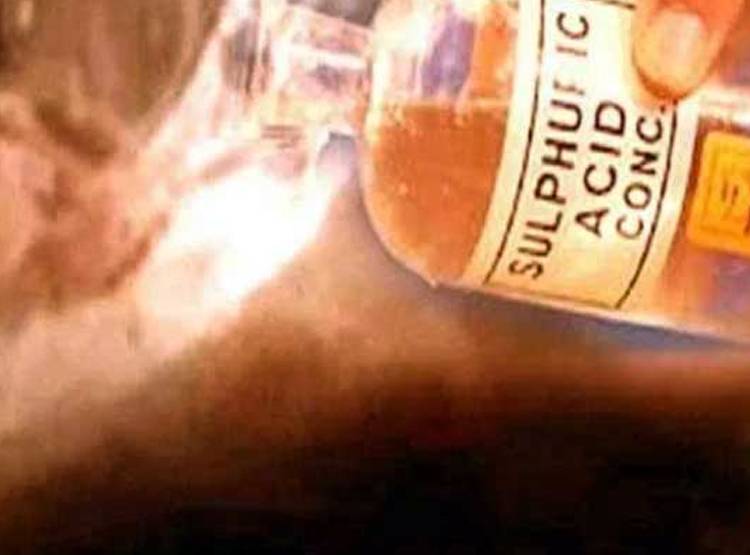 गैंगरेप आरोपी ने तेजाब पीकर क‍िया सुसाइड, नाबालिग से क‍िया था रेप