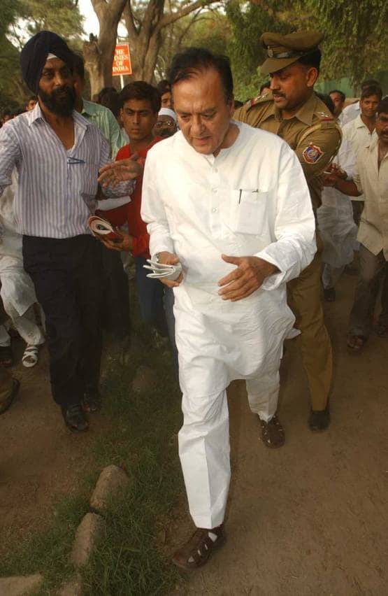 बस कंडक्टर से बना था सुपरस्टार, ऐसा रहा सुनील दत्त का फिल्मी सफर