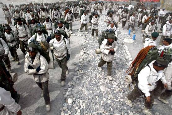 सियाचिन: खाने-पीने से लेकर टॉयलेट तक, जानें कैसे जिंदा रहते हैं जवान