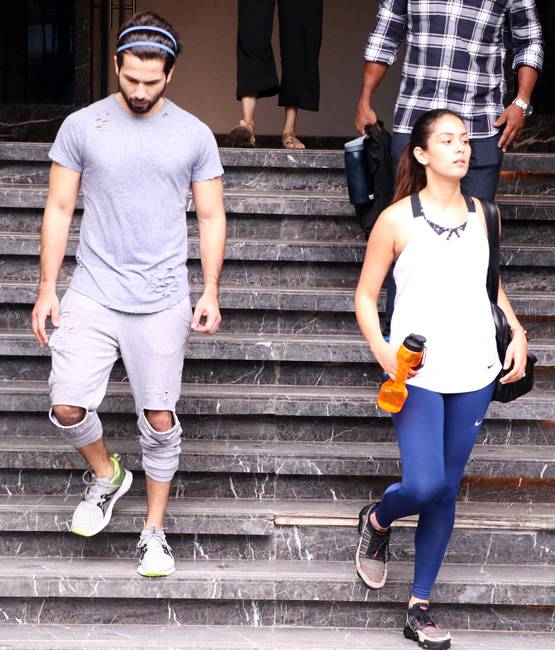 पत्नी मीरा राजपूत संग जिम जाते हैं शाहिद कपूर, इस अंदाज में आए नजर
