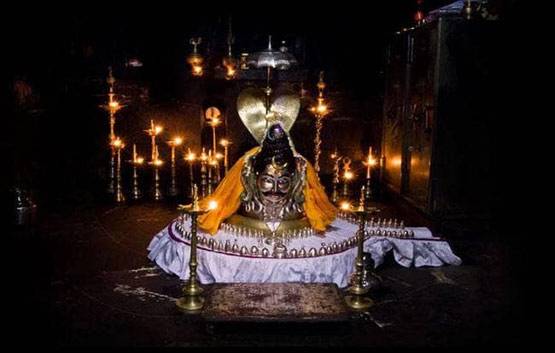 भगवान शिव के 12 ज्योतिर्लिंग, इस सावन जरूर करें दर्शन