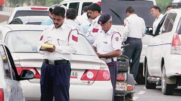 ट्रैफिक नियम तोड़ने पर अब 10 गुना ज्यादा चालान, जानिए नए नियम