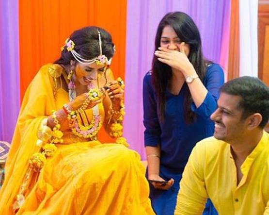 हल्दी सेरेमनी में गॉर्जियस दिखीं चारु असोपा, देखें UNSEEN तस्वीरें