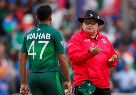 ऐसे बनें भारतीय क्रिकेट बोर्ड के अंपायर, BCCI देता है लाखों में सैलरी