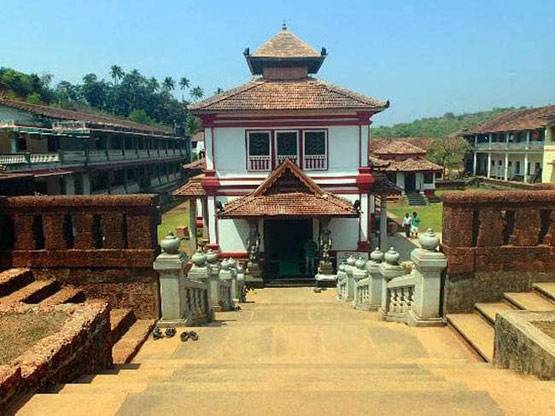 भगवान शिव के 12 ज्योतिर्लिंग, इस सावन जरूर करें दर्शन