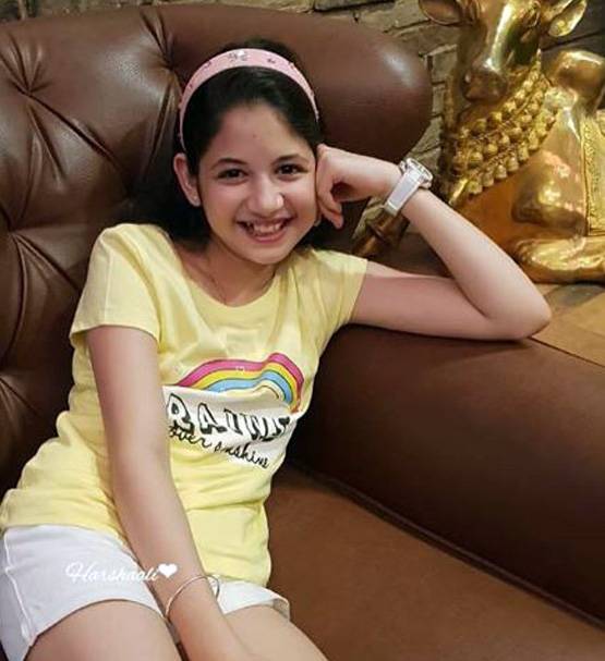 4 साल में इतना बदल गई बजरंगी भाईजान की मुन्नी, देखें तस्वीरें 4 साल में इतना बदल गई बजरंगी भाईजान की मुन्नी, देखें तस्वीरें