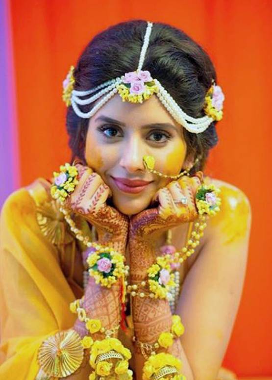 हल्दी सेरेमनी में गॉर्जियस दिखीं चारु असोपा, देखें UNSEEN तस्वीरें