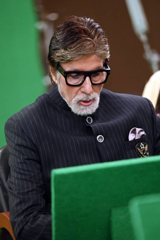 लखनऊ में लगा KBC का सेट, अमिताभ ने बताया कब शुरू होगा कौन बनेगा करोड़पत‍ि