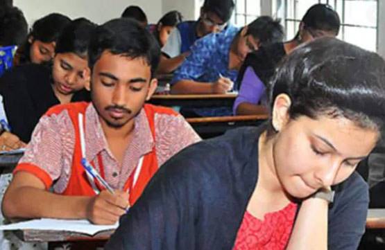 कोई चायवाला है तो कोई डॉक्टर, फ्री में ये देते हैं JEE-NEET की कोचिंग