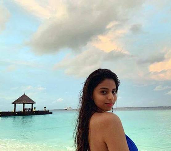 इंटरनेट पर धमाल मचा रही हैं शाहरुख की बेटी सुहाना खान, चर्चा में तस्वीरें