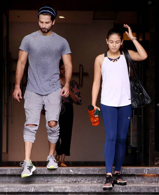 पत्नी मीरा राजपूत संग जिम जाते हैं शाहिद कपूर, इस अंदाज में आए नजर